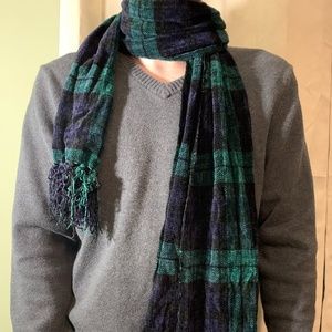 David & Young Green & Black Plaid Scarf